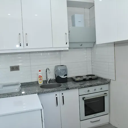 Happy House 3 Апартаменты *